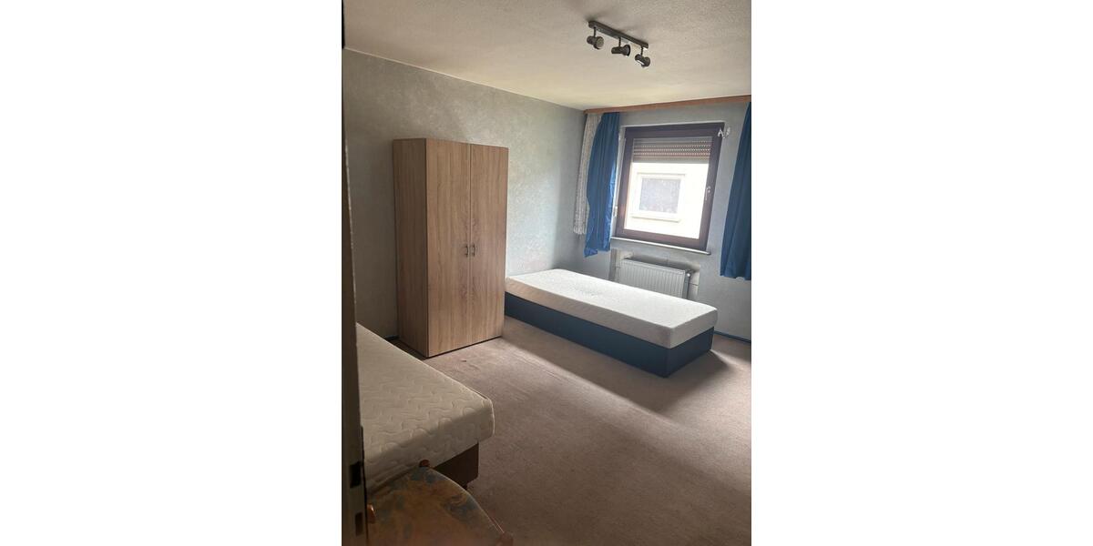 Einfamilienhaus Frankfurt am Main Sossenheim - 7 Zimmer, 200 m&sup2;, 4.100&euro; | Angebot:26040890