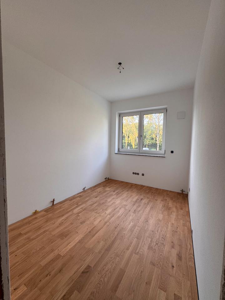 Erstbezug mit Balkon: Schöne, helle 4-Zimmer-Wohnung
