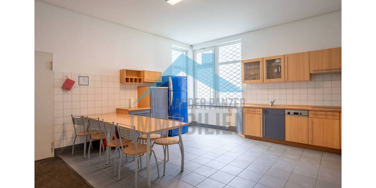 Gepflegte und großzügige Lagerhalle mit Bürogebäude in Autobahnnähe - Logistikpark - Lutterberg! zimmer