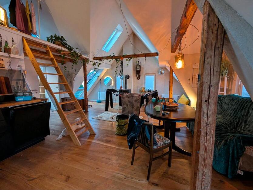 DG, vollmöbliertes Apartment mit Aussicht am Moritzberg!