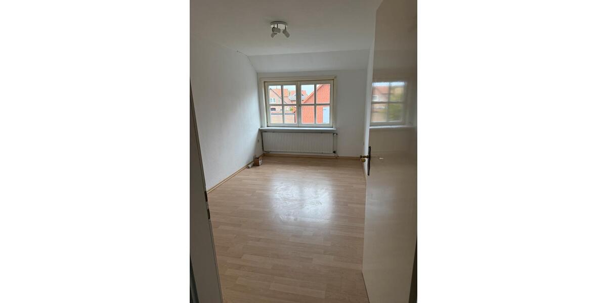 Etagenwohnung Winsen (Luhe) - 3 Zimmer, 100 m&sup2;, 1.300&euro; | Angebot:26648701