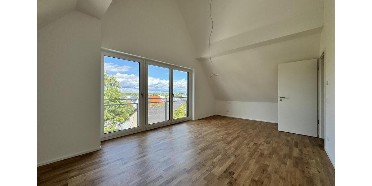 Erstbezug: Großzügige 3 Zimmer Dachgeschosswohnung mit EBK und TG-Stellplatz in Ulm-Lehr! 3 zimmer