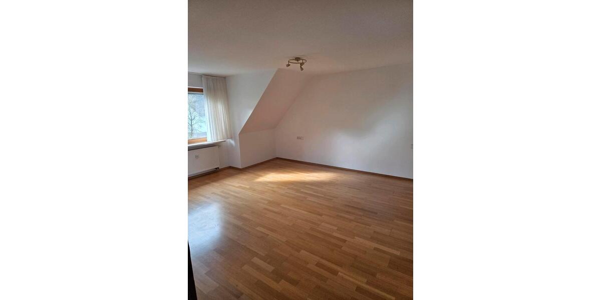 Dachgeschoßwohnung Schmallenberg - 3 Zimmer, 114 m&sup2;, 780&euro; | Angebot:25405150