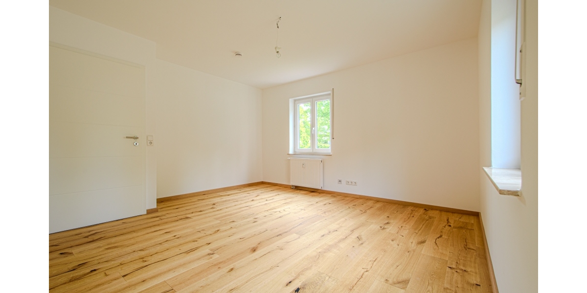 NEU MODERNISIERT – TERRASSE – GARTENANTEIL – DUSCHBAD MIT FENSTER – PKW-STELLPLATZ - Terrassenwohnung Radebeul Radebeul | Angebot:26760178