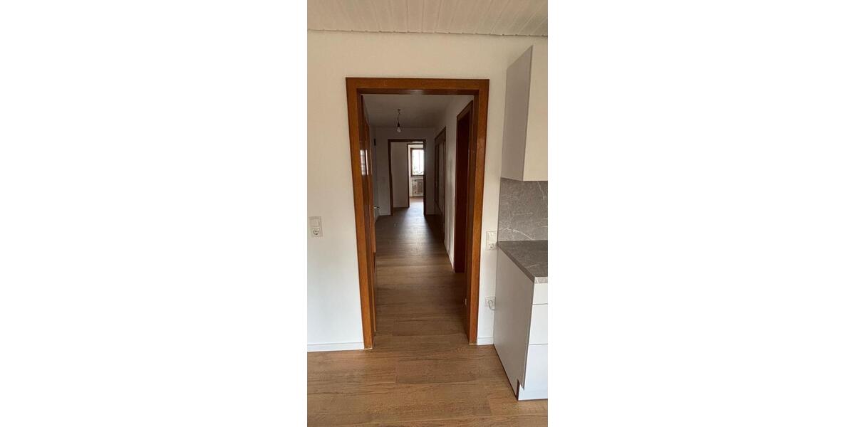 Dachgeschoßwohnung Roßdorf - 4 Zimmer, 106 m&sup2;, 1.430&euro; | Angebot:25950864