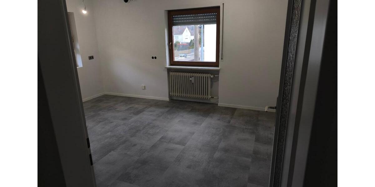 Etagenwohnung Schöngeising - 4 Zimmer, 103 m&sup2;, 1.390&euro; | Angebot:24837375
