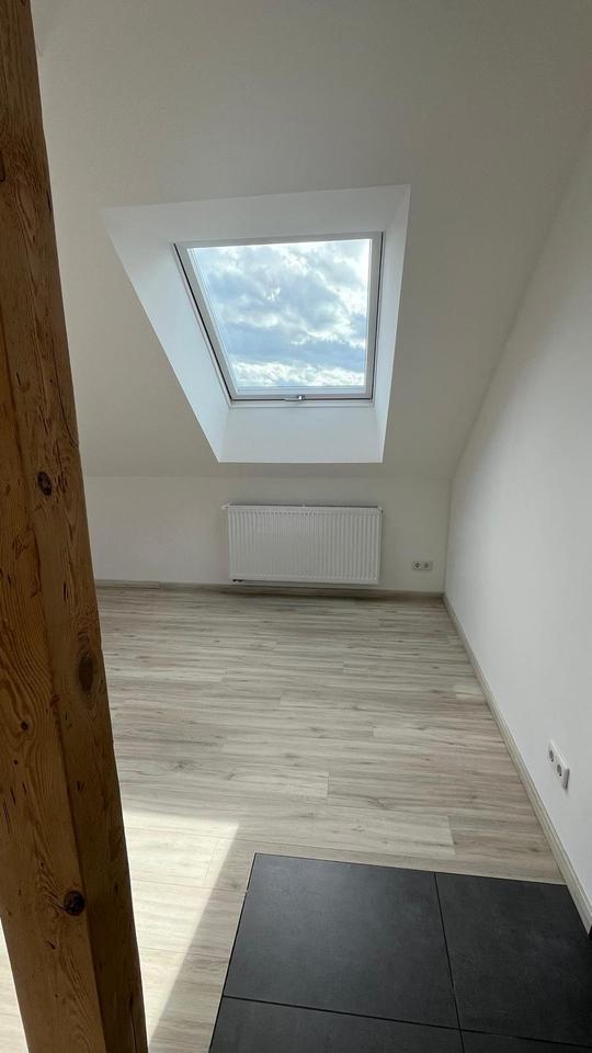 Exklusive Dachgeschoßwohnung – Erstbezug nach Komplettsanierung