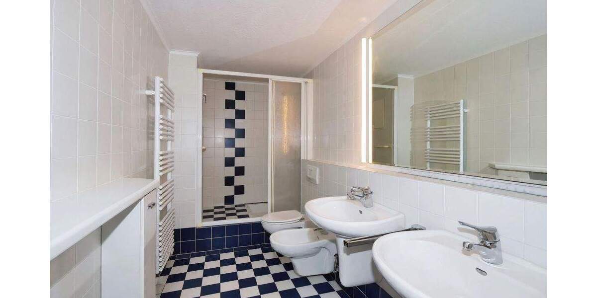 Einfamilienhaus Sankt Augustin Hangelar - 6 Zimmer, 251 m&sup2;, 2.600&euro; | Angebot:25796513