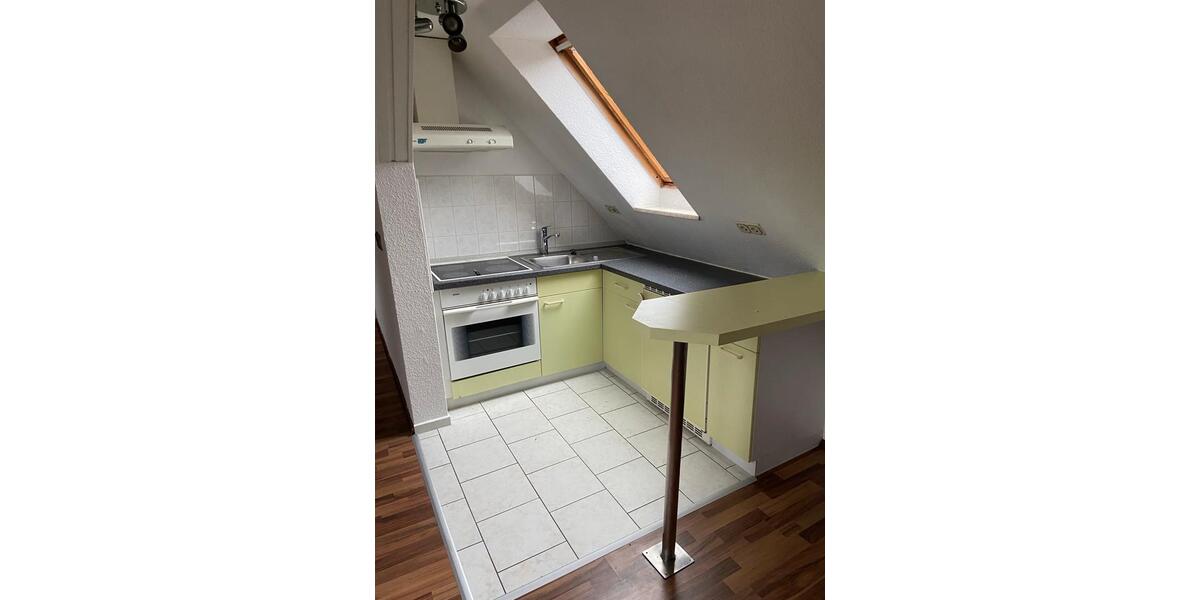 Dachgeschoßwohnung Burg Stargard - 2 Zimmer, 56 m&sup2;, 300&euro; | Angebot:23293987