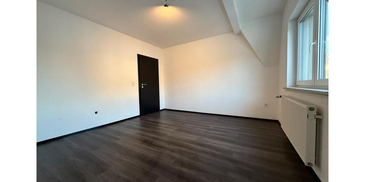 Dachgeschoßwohnung Werl - 4 Zimmer, 125 m&sup2;, 1.200&euro; | Angebot:26538368