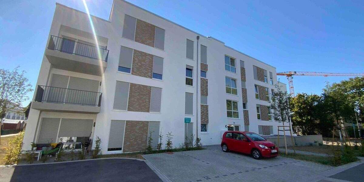 Etagenwohnung Hanau Lamboy - 2 Zimmer, 83 m&sup2;, 984&euro; | Angebot:25110092