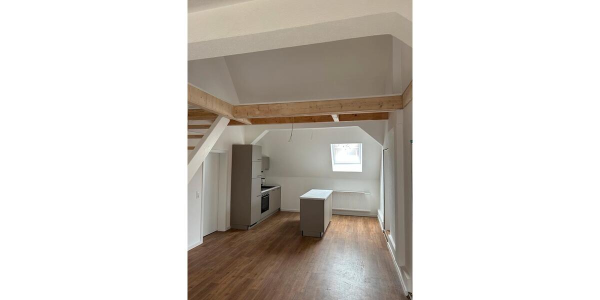 Dachgeschoßwohnung Singen (Hohentwiel) - 4 Zimmer, 80 m&sup2;, 1.025&euro; | Angebot:26550343