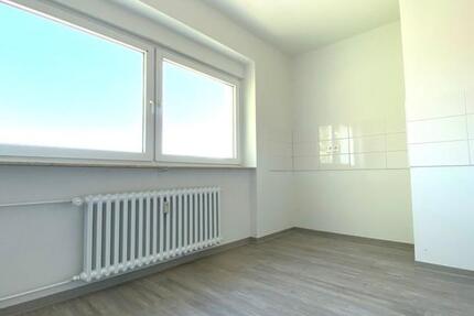 Bezugsfertige 3-Zimmer Wohnung + nagelneue EBK!