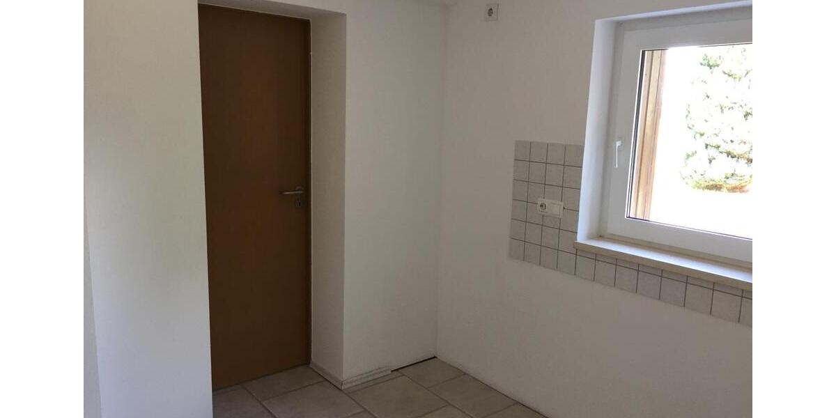 Erdgeschoßwohnung Nebra (Unstrut) - 3 Zimmer, 72 m&sup2;, 550&euro; | Angebot:26481145