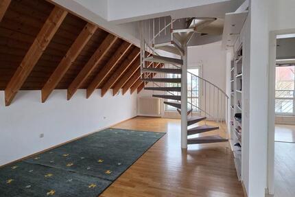 Großzügiges Wohnen auf zwei Ebenen: 104 m² Maisonette mit Galerie 3 zimmer