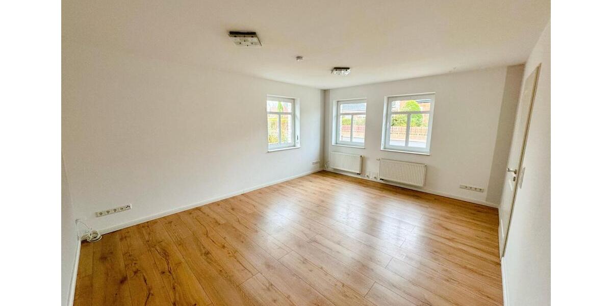 Doppelhaushälfte Norden - 3 Zimmer, 83 m&sup2;, 690&euro; | Angebot:25571597