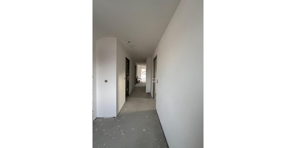 Ich biete eine Kernsanierte 3-Zimmerwohnung an zimmer