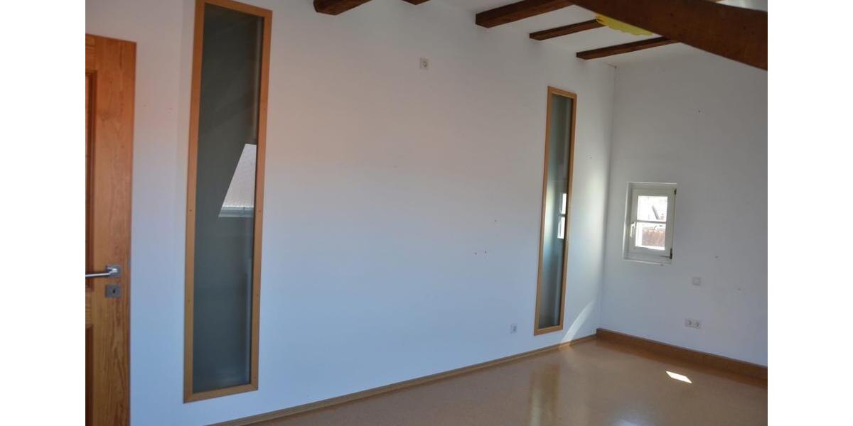 Dachgeschoßwohnung Böhl-Iggelheim Iggelheim - 3 Zimmer, 102 m&sup2;, 1.100&euro; | Angebot:24846921