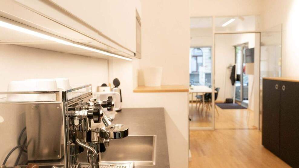 Arbeitsplatz in Digitalagentur zu vermieten - All-in-Miete zimmer