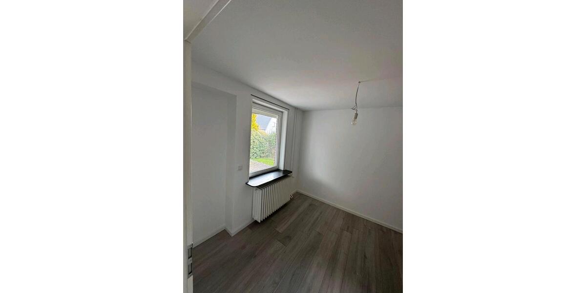 Erdgeschoßwohnung Heide - 3 Zimmer, 63 m&sup2;, 1.100&euro; | Angebot:25966544