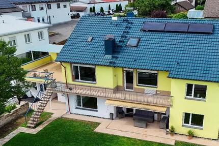 Großzügige neurenovierte 4-Zimmer-Wohnung mit Terrasse und Einbauküche in Steißlingen