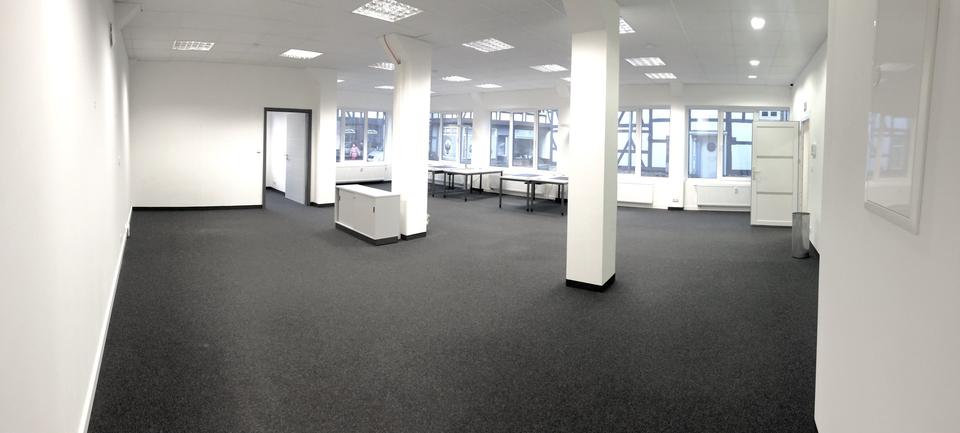 Büro Praxis Fläche in Innenstadtlage Erdgeschoss & OG Teilbar, Barrierefrei , Beleuchtung CAT6 zimmer