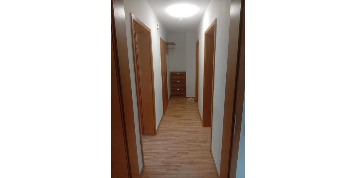 Wohnen auf Zeit Marienheide - 3 Zimmer, 75 m&sup2;, 98&euro; | Angebot:26040171