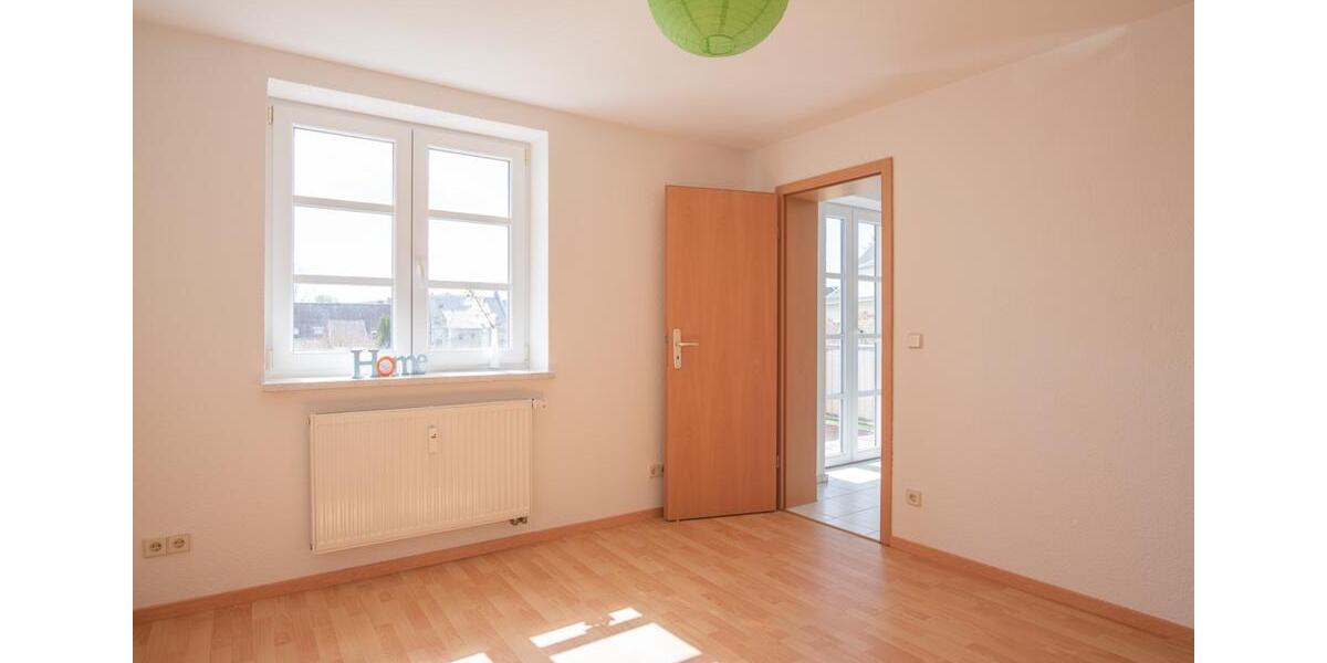 Hier können Sie Ihren Familientraum leben! 3-Raum Wohnung mit Kamin und Stellplatz 3 zimmer