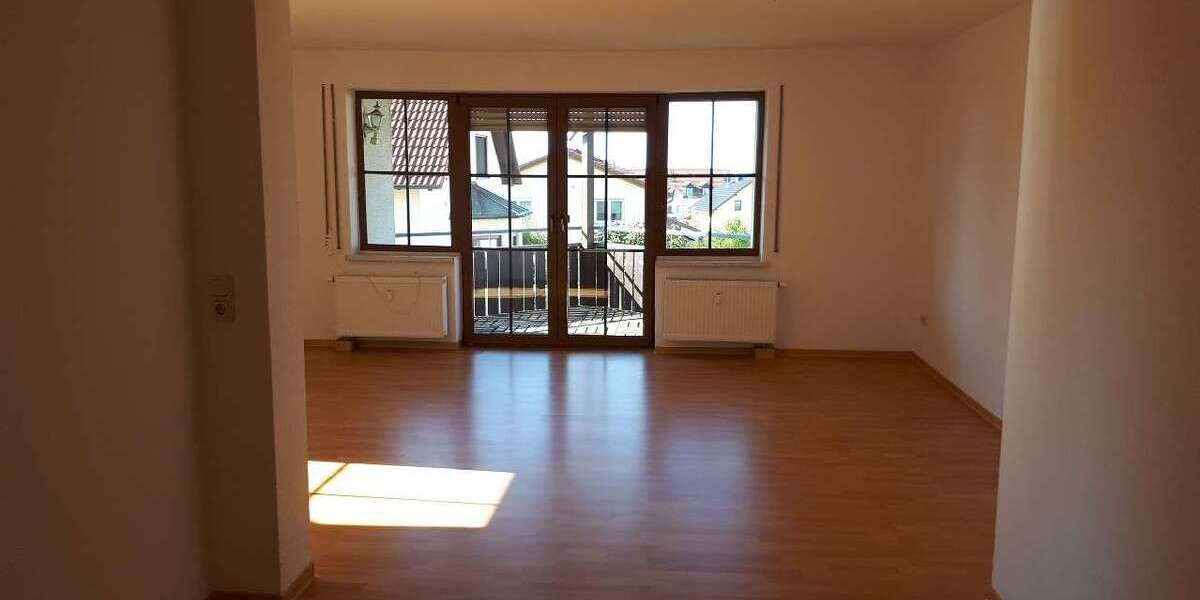 Etagenwohnung Schkopau Ermlitz - 2 Zimmer, 93 m&sup2;, 885&euro; | Angebot:25135999