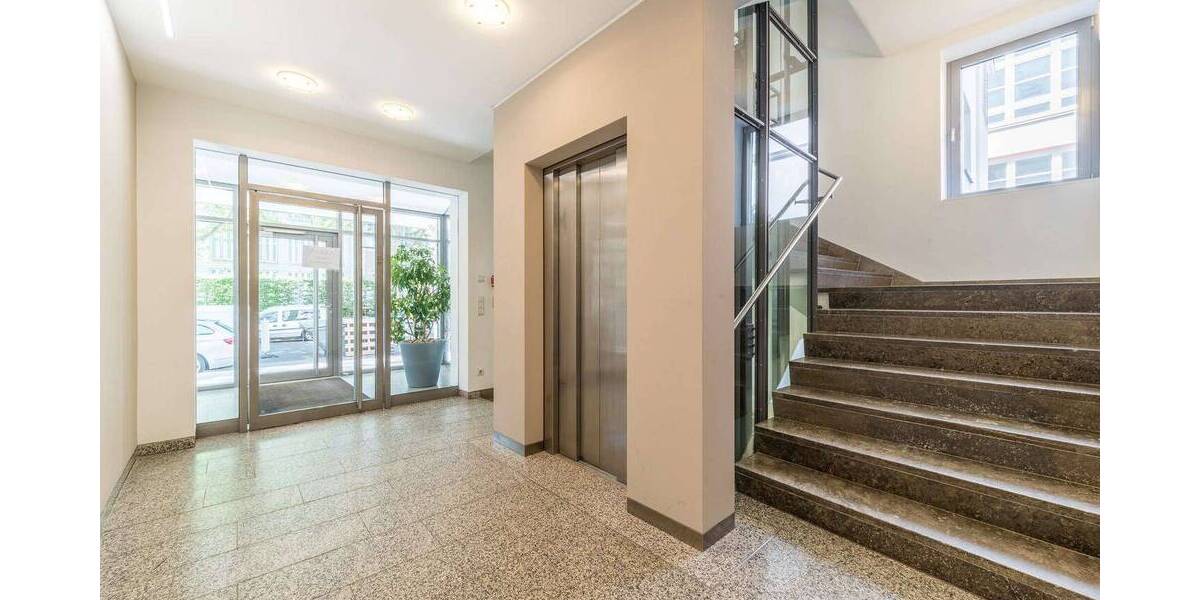 Etagenwohnung Frankfurt am Main Westend-Süd - 2 Zimmer, 42 m&sup2;, 1.750&euro; | Angebot:26410253