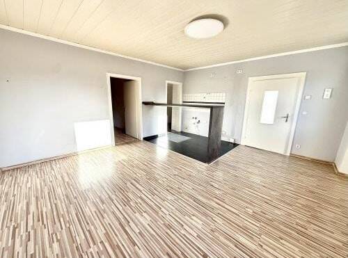 Einfamilienhaus Floß - 7 Zimmer, 182 m&sup2;, 1.590&euro; | Angebot:26139599