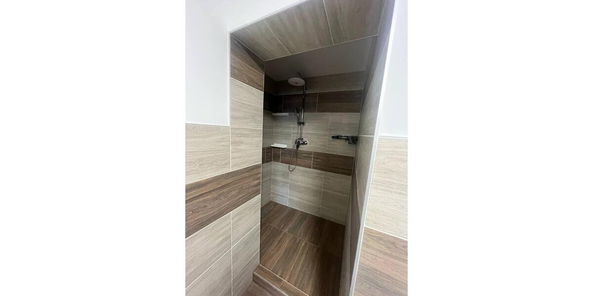 Wohnen auf Zeit Neustrelitz - 16 Zimmer, 400 m&sup2;, 18&euro; | Angebot:20970186