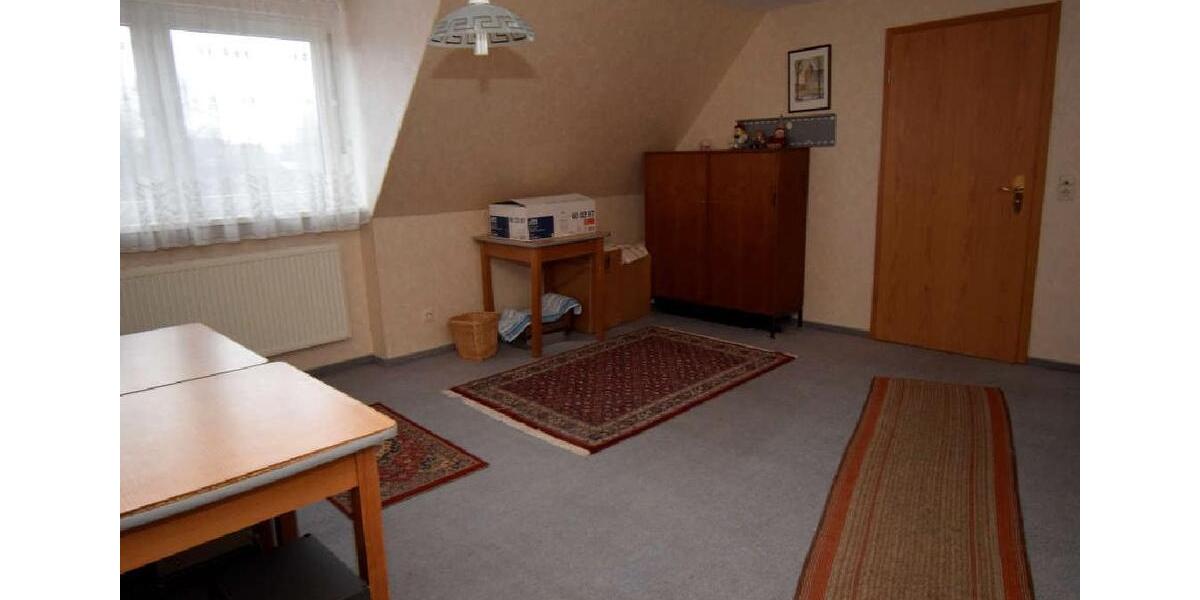 Dachgeschoßwohnung Bülkau - 5 Zimmer, 120 m&sup2;, 15&euro; | Angebot:26030862