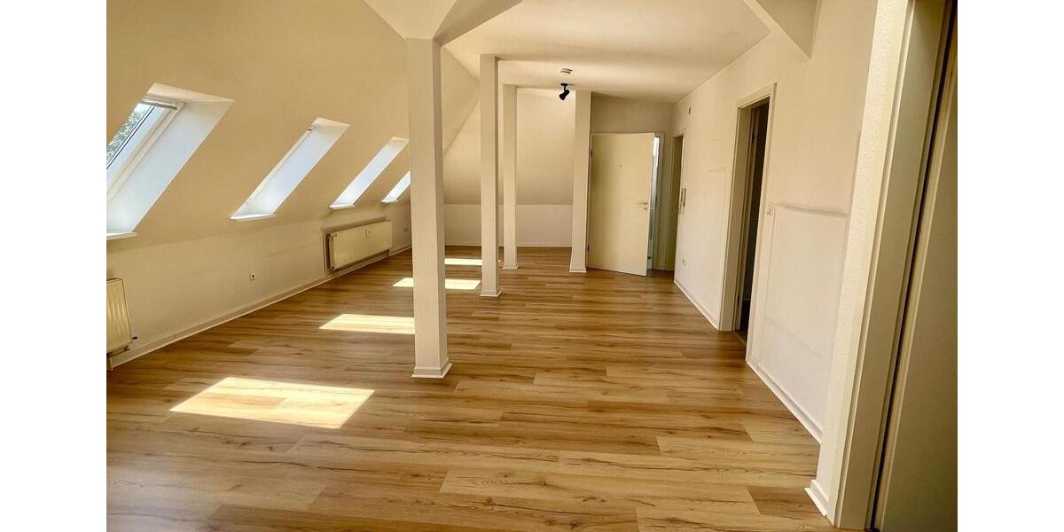 Dachgeschoßwohnung Hildesheim - 2 Zimmer, 70 m&sup2;, 595&euro; | Angebot:26491370