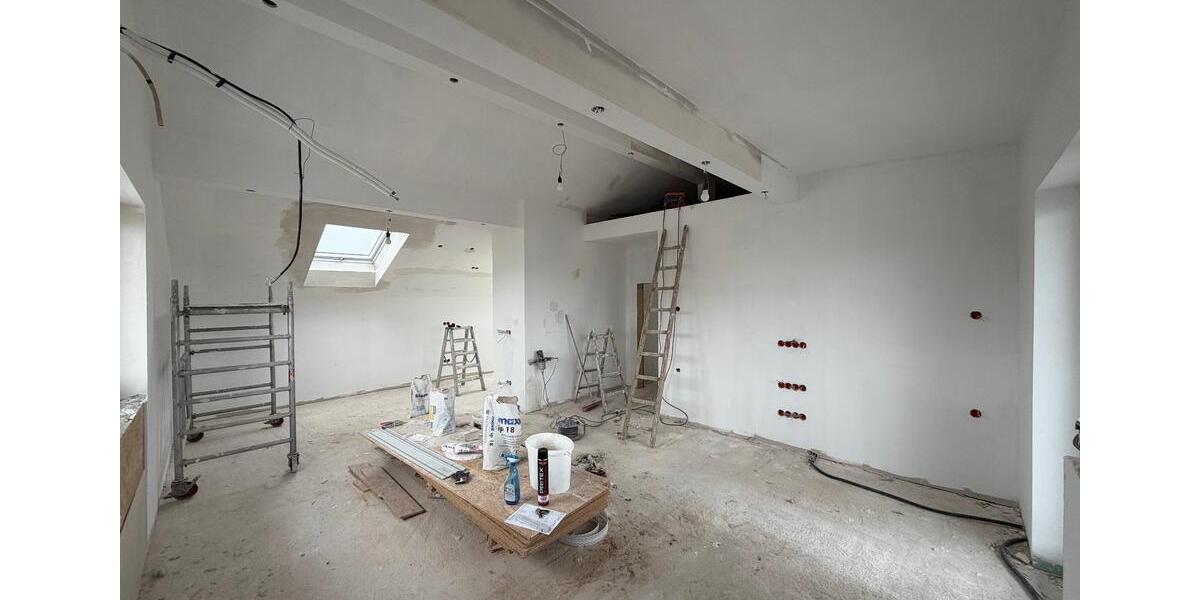 Dachgeschoßwohnung Loiching - 3 Zimmer, 85 m&sup2;, 1.000&euro; | Angebot:24847034