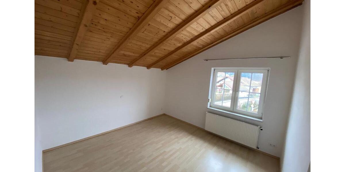 Etagenwohnung Metten - 3 Zimmer, 95 m&sup2;, 740&euro; | Angebot:25870715