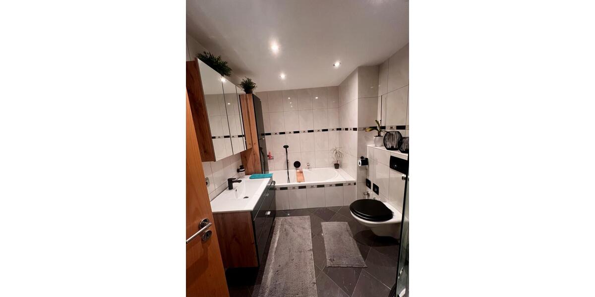 Etagenwohnung Saarbrücken Dudweiler - 3 Zimmer, 105 m&sup2;, 1.100&euro; | Angebot:26022303