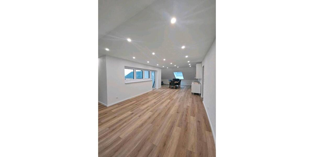 Dachgeschoßwohnung Kraichtal - 4 Zimmer, 110 m&sup2;, 1.200&euro; | Angebot:25993657