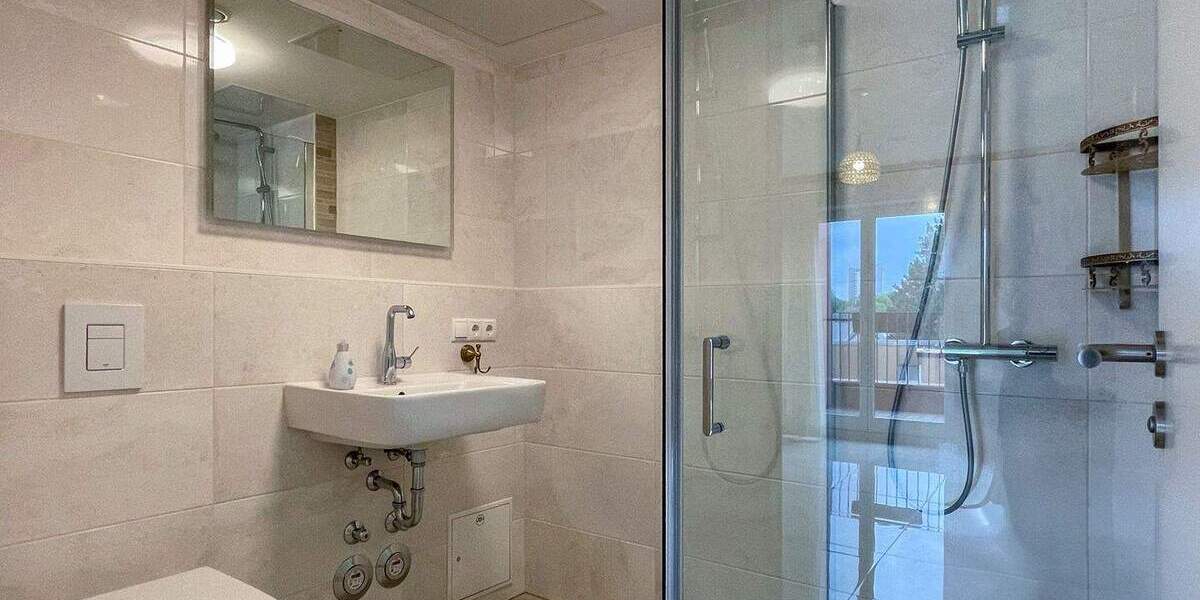 Etagenwohnung Berlin Lichterfelde - 5 Zimmer, 135 m&sup2;, 2.977&euro; | Angebot:24972209