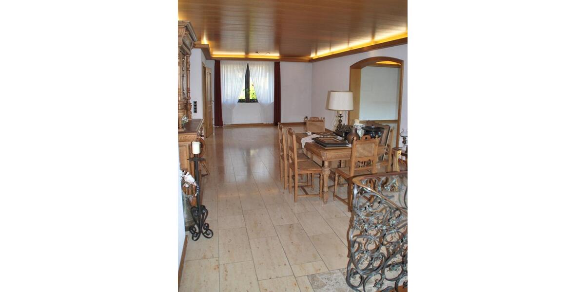 Großes, freistehendes Einfamilienhaus 6 zimmer