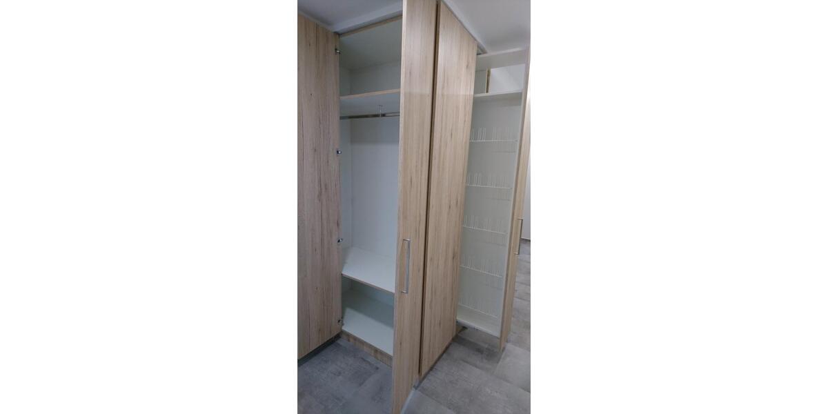 Dachgeschoßwohnung Erfurt Johannesplatz - 4 Zimmer, 130 m&sup2;, 1.300&euro; | Angebot:26619946
