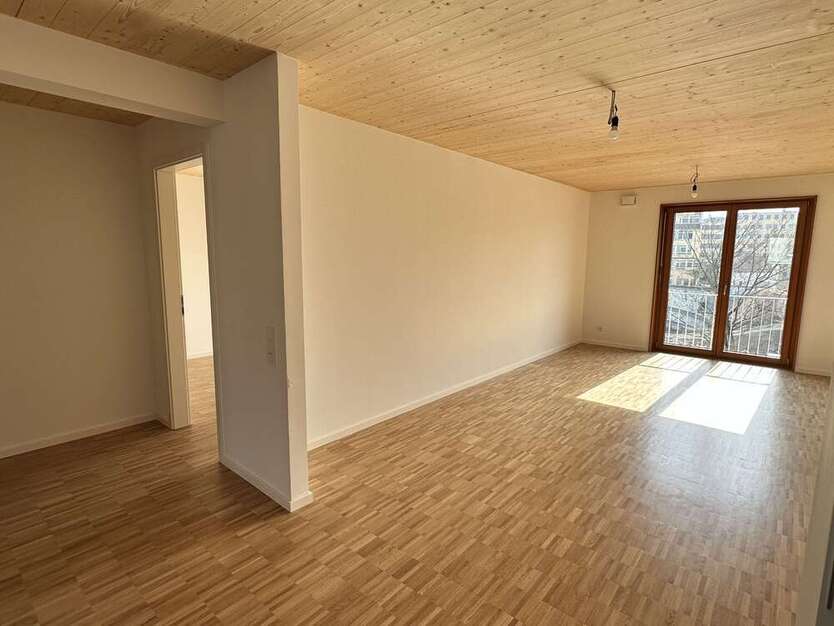 Wohnung zum Mieten in Frankfurt am Main 1.390 € 64.04 m²