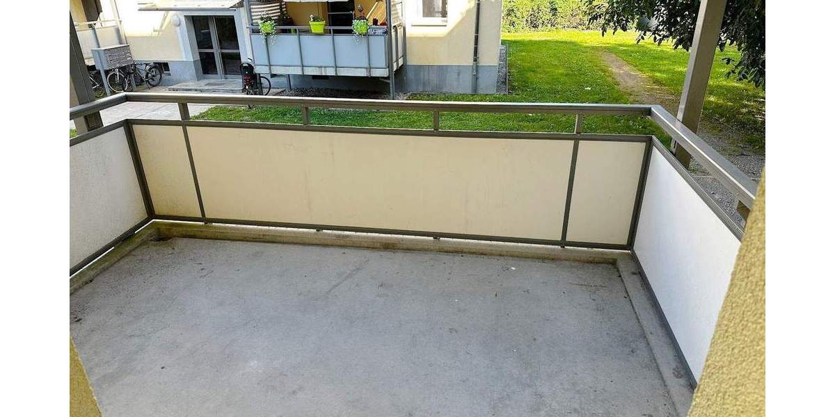 Etagenwohnung Singen (Hohentwiel) Singen - 4 Zimmer, 111 m&sup2;, 1.260&euro; | Angebot:25677101