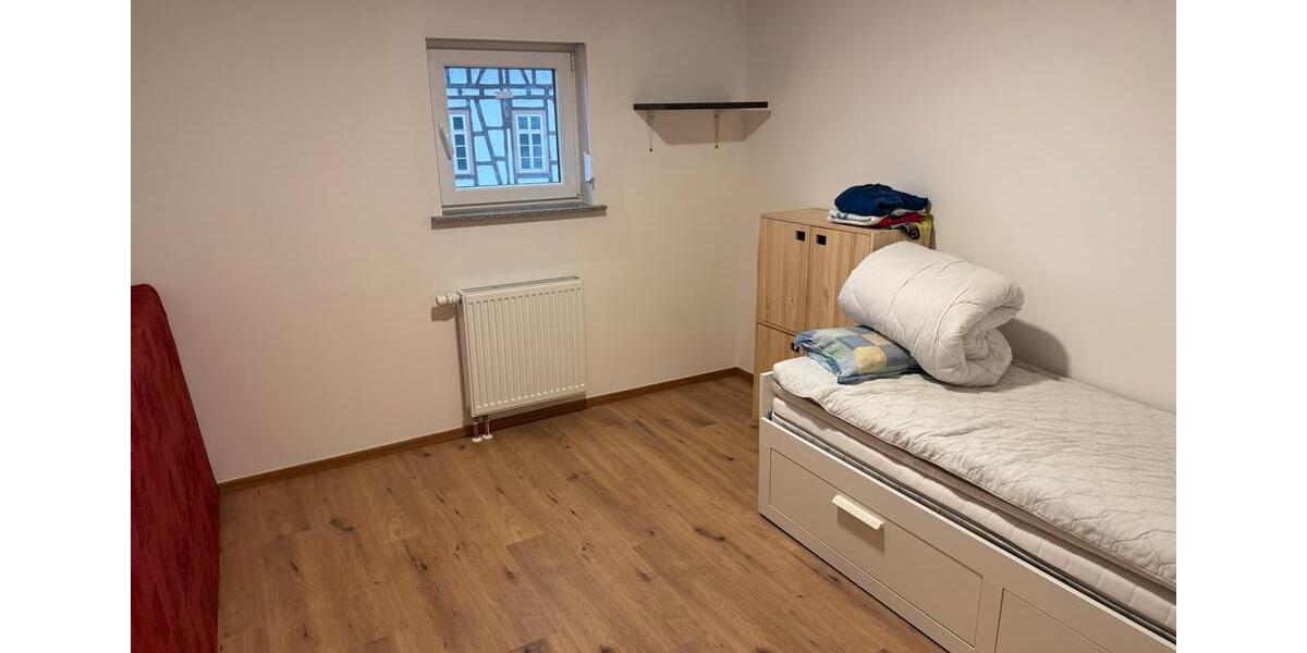 Wohnen auf Zeit Biebertal - 1 Zimmer, 12 m&sup2;, 385&euro; | Angebot:24678408