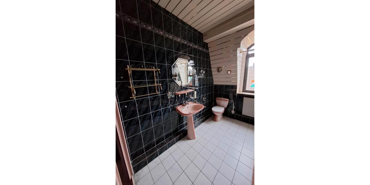 Dachgeschoßwohnung Geilenkirchen - 3 Zimmer, 123 m&sup2;, 990&euro; | Angebot:26504046