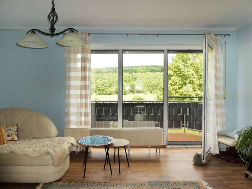 Freundliche 3-Zi-DG-Wohnung in ruhiger Lage, mit großem Balkon und Gäste-WC