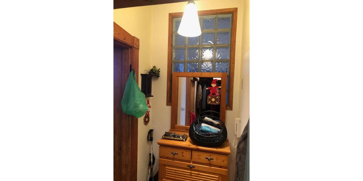 3 12 Zimmer Wohnung im 1. OG im gepflegten Altbau 3 zimmer