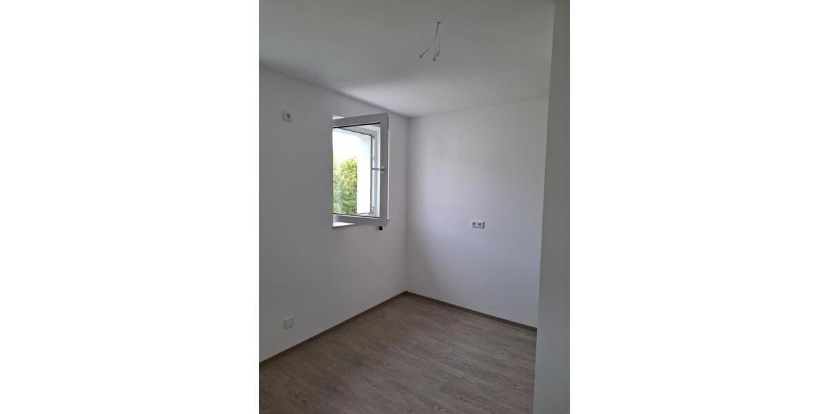Etagenwohnung Apolda - 2 Zimmer, 60 m&sup2;, 552&euro; | Angebot:26266565