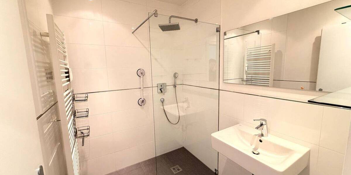 Etagenwohnung Köln Lindenthal - 2 Zimmer, 85 m&sup2;, 1.530&euro; | Angebot:26731055