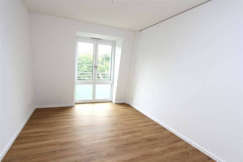 Wohnen im Neubau - Schöne 4-Zimmer-Wohnung mit großem Balkon
